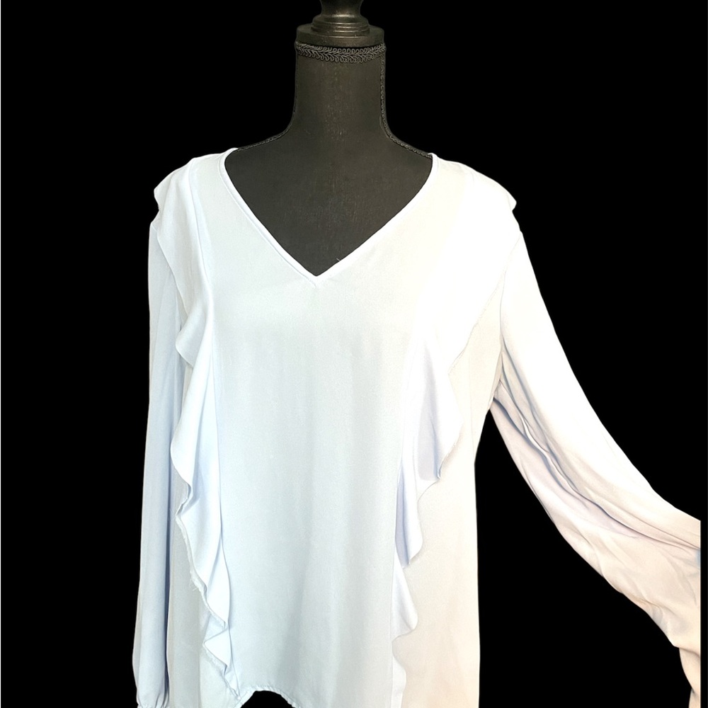 Banana Republic pale blue lightweight, long-sleeved women's top, size Petite M.